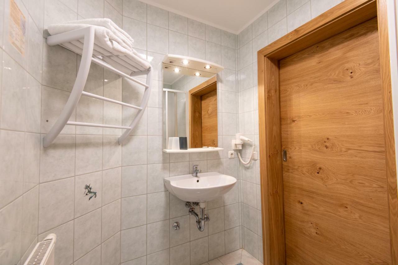 Genussgasthof Willenshofer Sankt Kathrein am Hauenstein Esterno foto