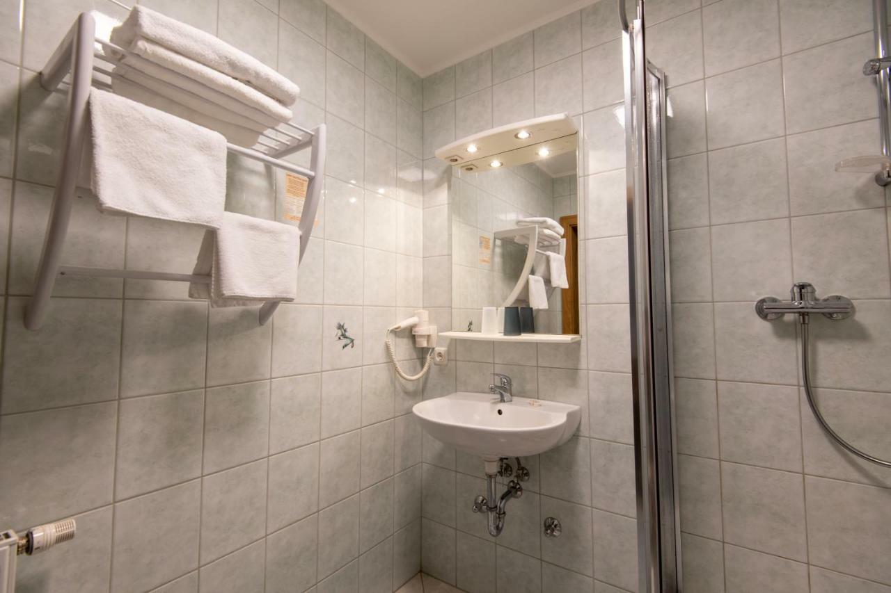 Genussgasthof Willenshofer Sankt Kathrein am Hauenstein Esterno foto